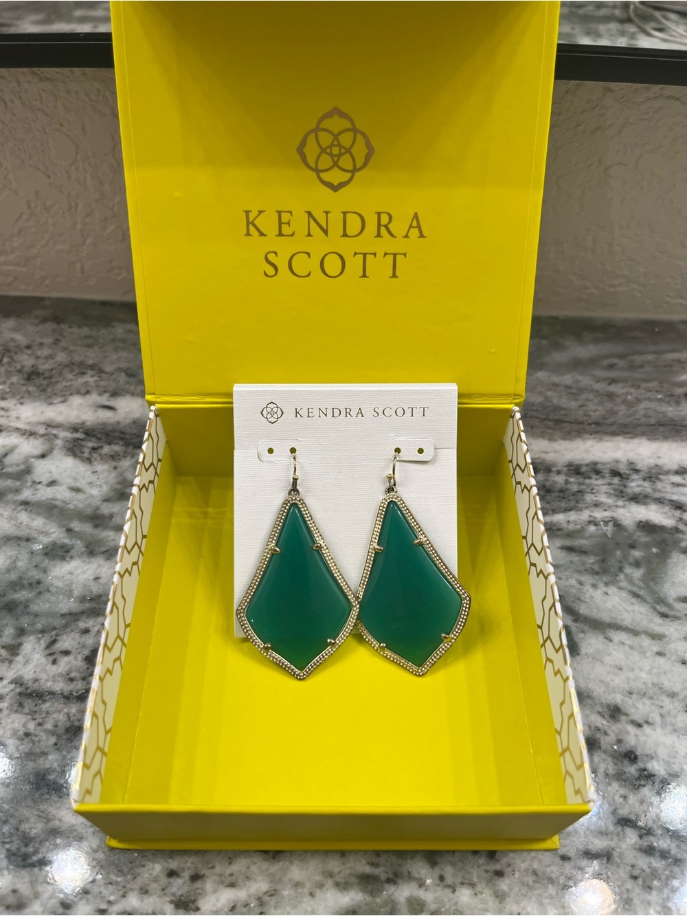 Kendra Scott Alex Drop Earrings in Emerald Green Cat's Eye
